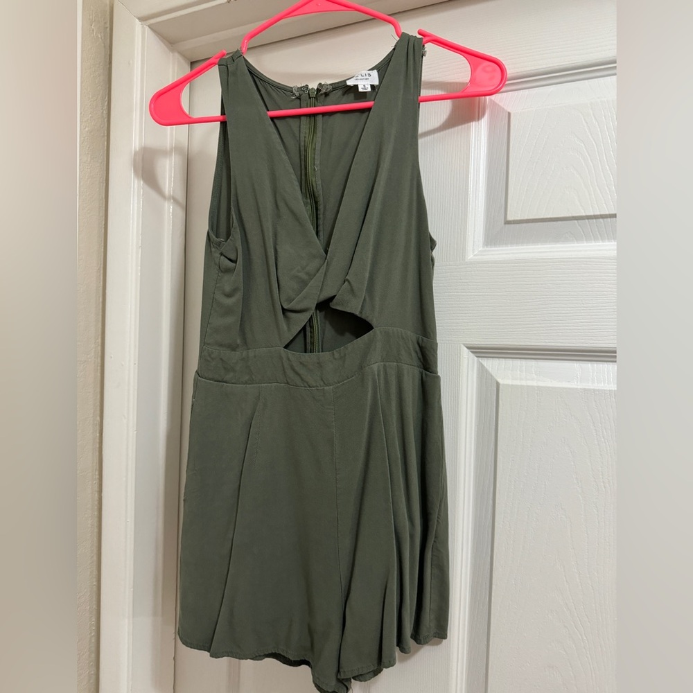 Front twist romper